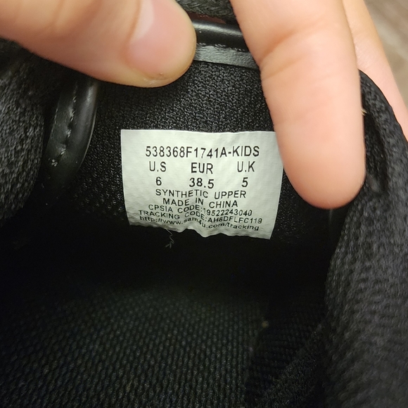 Levi Strauss & Co., Faux Leather Women's Sneakers Size 6 - Picture 2 of 5